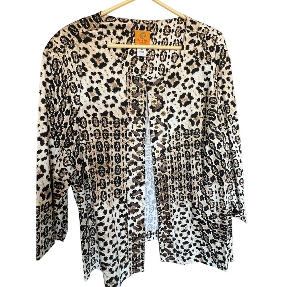 Ruby Rd Woman. Animal print jacket with decortive metal. Size 24W. NWT.